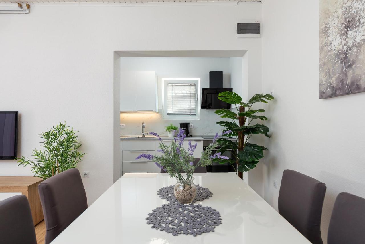 Apartments Elita Ровинь Экстерьер фото